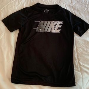 Nike Boys Sportswear Black with Graphic Medium